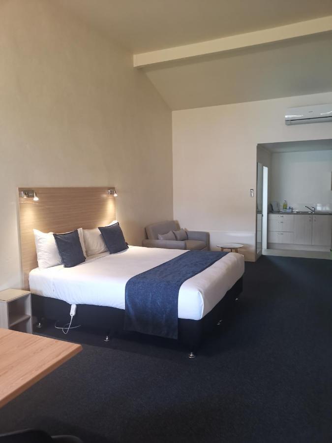 Captains Quarters Motor Inn 케임브리지 외부 사진
