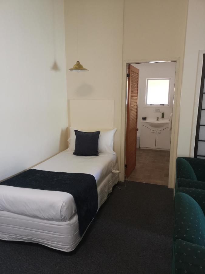 Captains Quarters Motor Inn 케임브리지 외부 사진