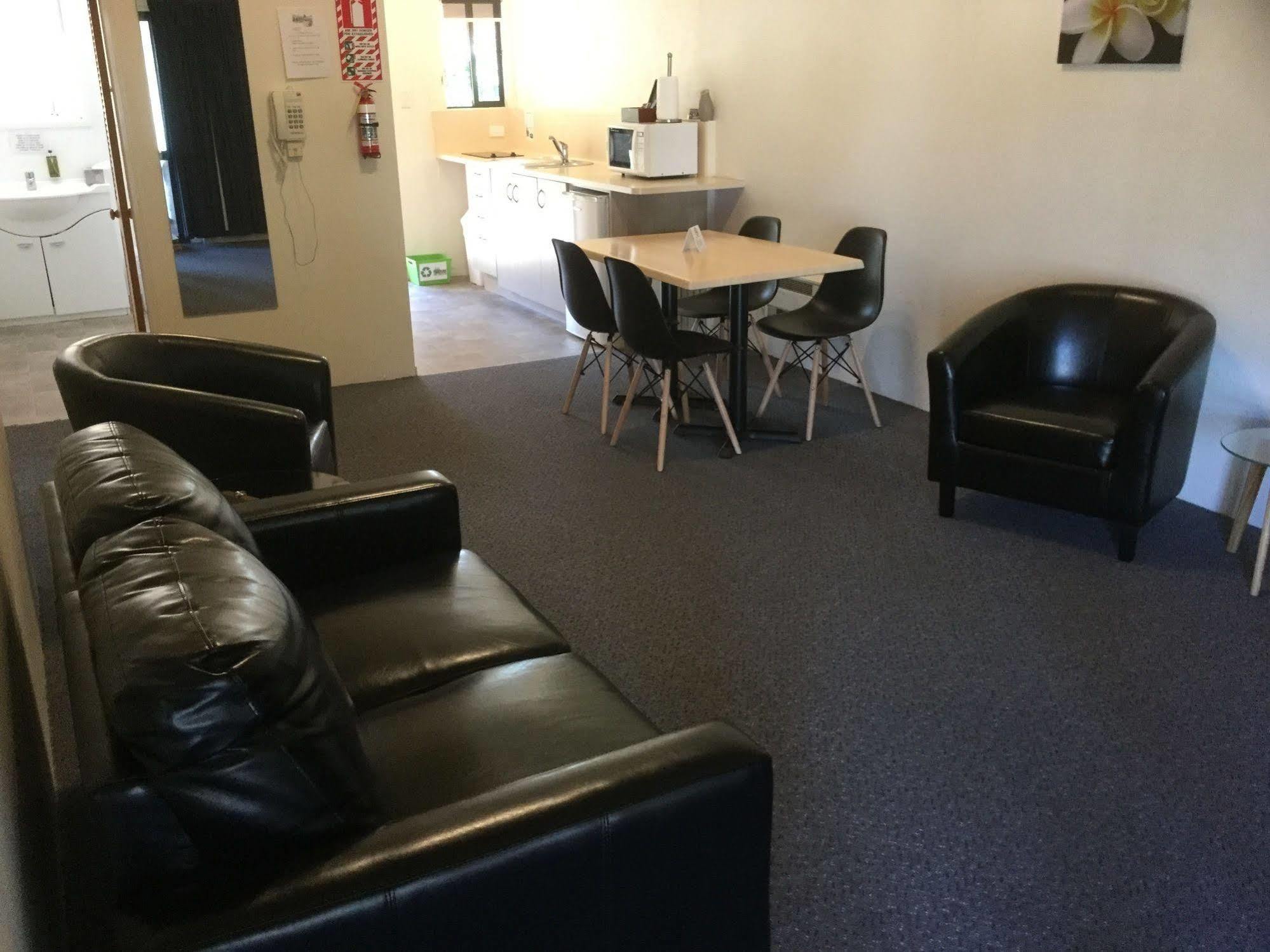 Captains Quarters Motor Inn 케임브리지 외부 사진