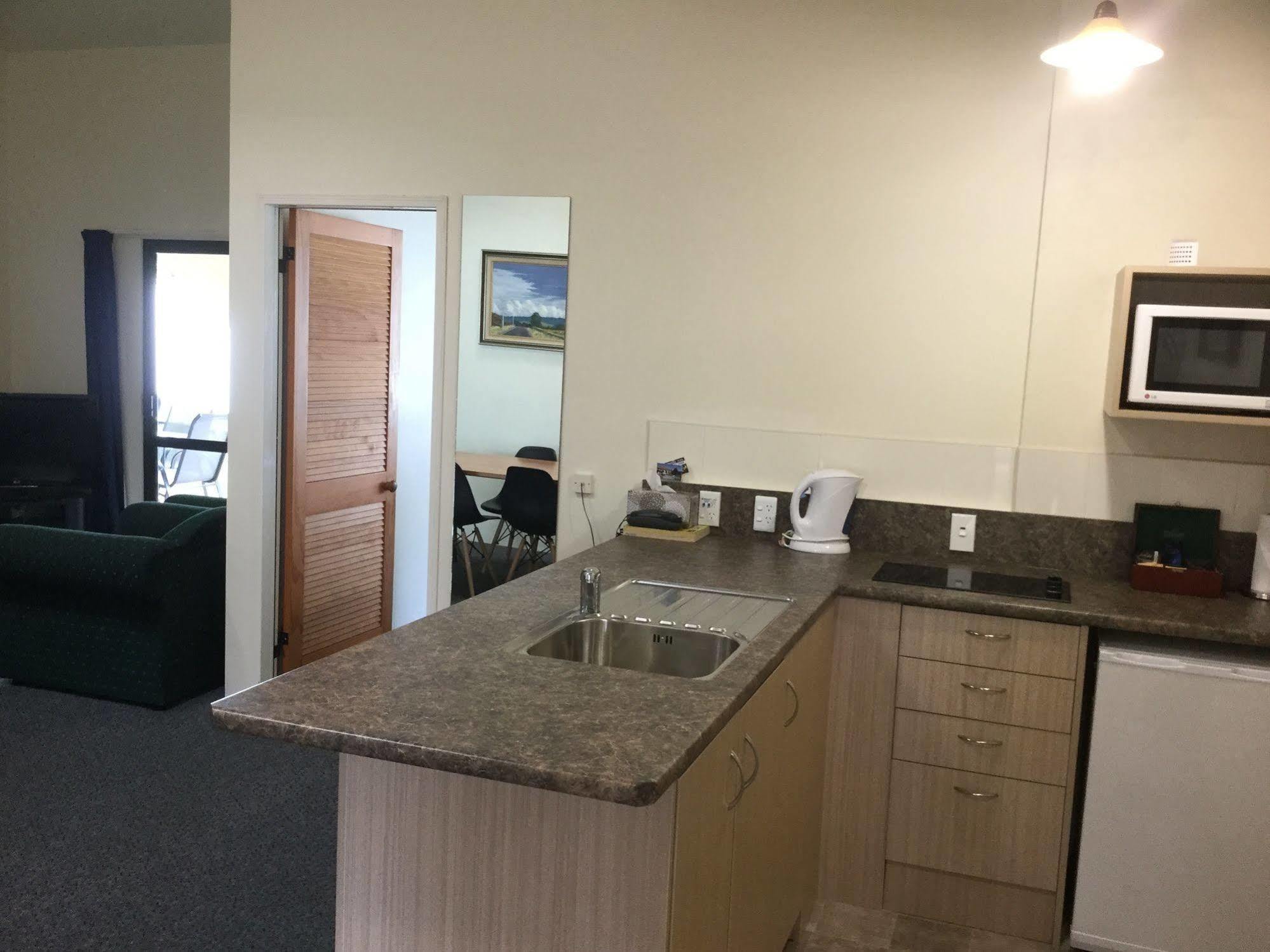 Captains Quarters Motor Inn 케임브리지 외부 사진