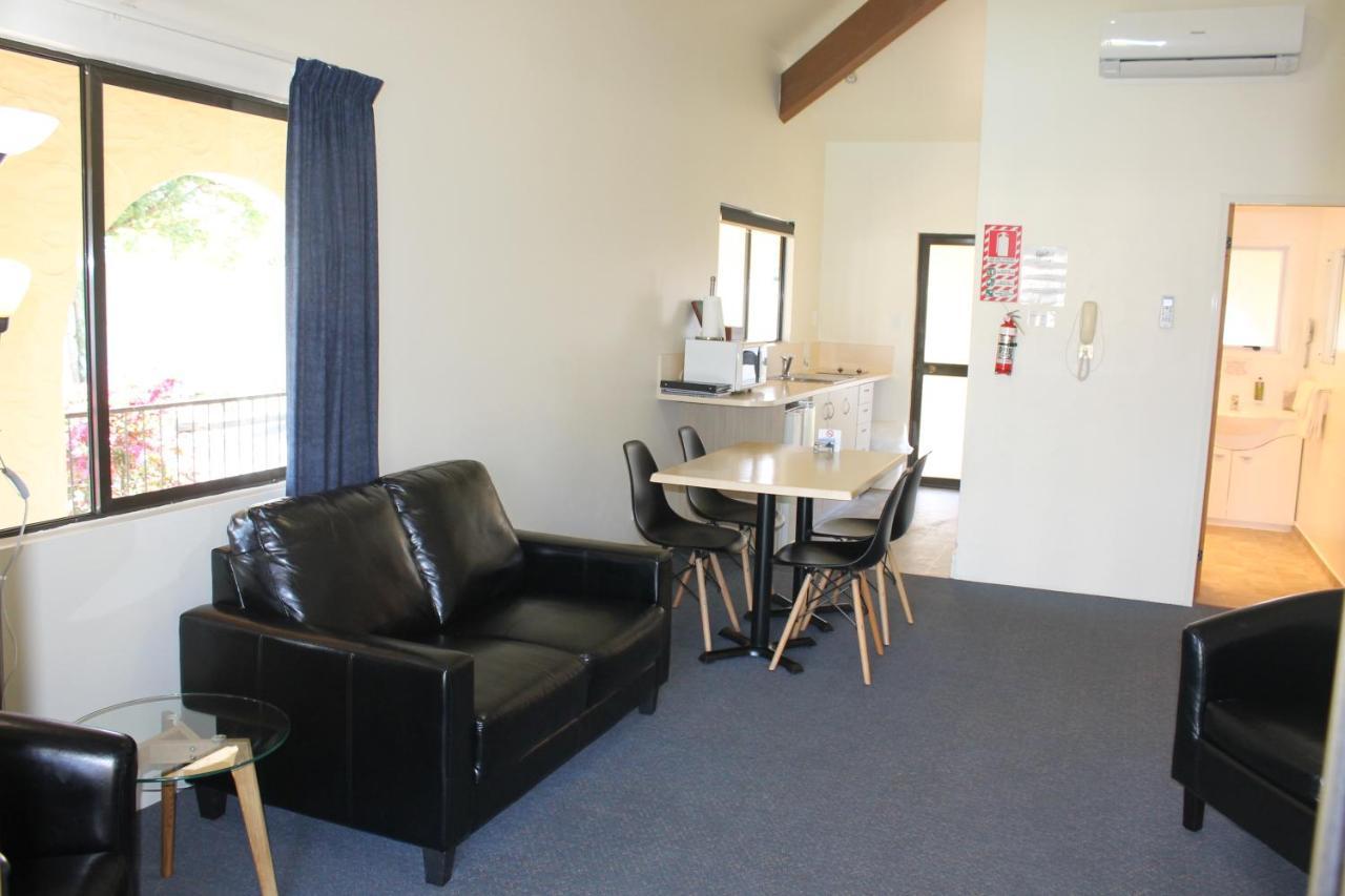 Captains Quarters Motor Inn 케임브리지 외부 사진